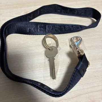 [ 정품 ] REPRESENT 리 열쇠 키링 목걸이