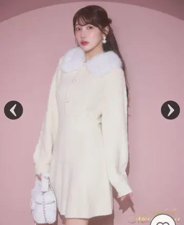 미셸 마카롱 퍼 카라 니트 원피스