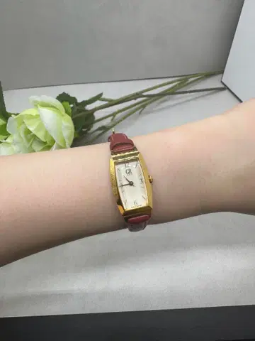 여성용 아날로그 시계 가죽 빨간색 GR paris