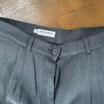 GIORGIO ARMANI 아르마니 다크 그레이 스트라이프 패턴 팬츠