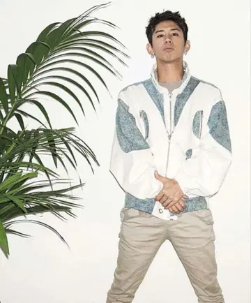 초레어 ONE OK ROCK Taka 착용 joyrich