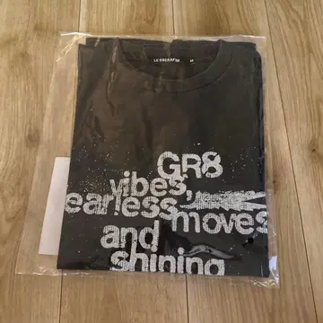 LE SSERAFIM GR8 COLLABORATION T-SHIRT M