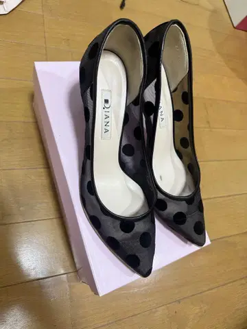 다이애나 도트 펌프스