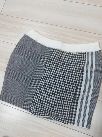 아디다스 골프 하운드투스 체크 무늬 스커트 블랙