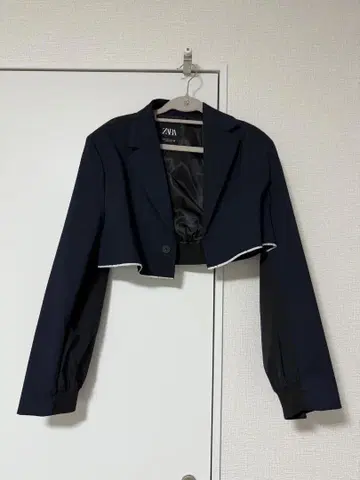 ZARA 네이비 스트라이프 크롭 자켓