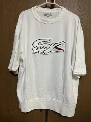 LACOSTE 자수 로고 화이트 반팔 라코스테