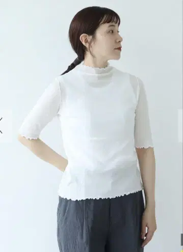 yuni 강연 스트레치 플라이스 5부 소매 풀오버 화이트