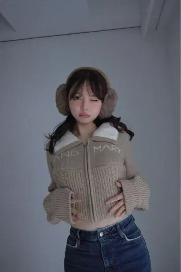 andmary 앤드마리 Mary 로고 집업 탑