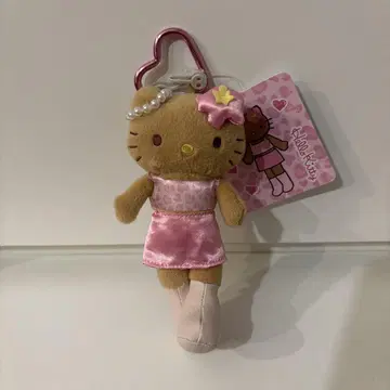 헬로키티 드레스 모습 키링