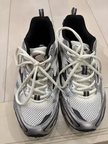 MIZUNO 여성용 실버 MXR D1GA245101