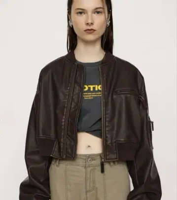 [새상품] SLY VINTAGE F/LEATHER CROP 블루종 브라운