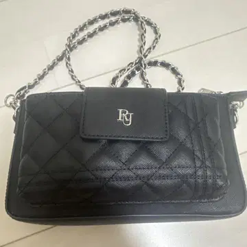 Riu 퀼팅 폰 백 퀼팅 폰 백 블랙