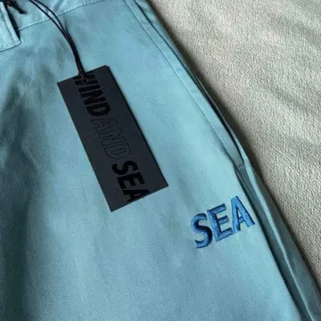 wind and sea 치노 팬츠