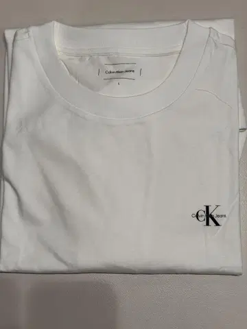 Calvin Klein Jeans 화이트 롱 슬리브 T셔츠