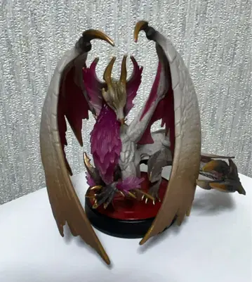 멜제나 amiibo 피규어