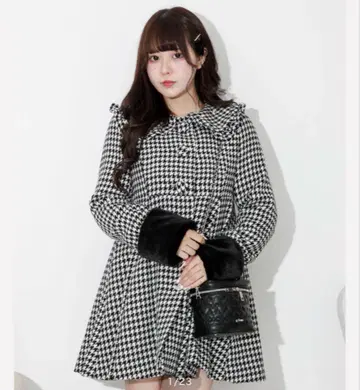 pium 비쥬 카라 플레어 코트 하운드투스 체크 패턴