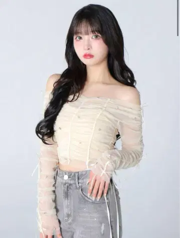 m me eme 엠미에메 사이드 리본 비쥬 오프숄더 시어 탑