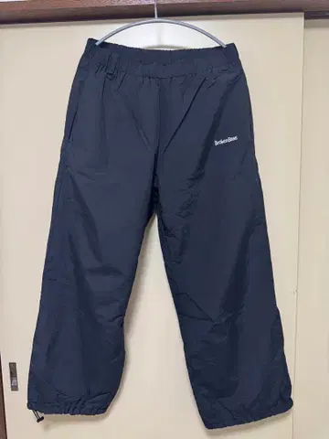 BrokenBase 나일론 팬츠