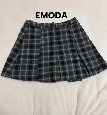 EMODA 체크 무늬 플리츠 스커트 사이즈 5
