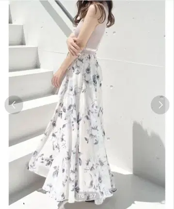 MERCURYDUO 플라워 도킹 플레어 원피스 베이지
