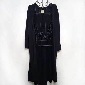 최근 새상품급 시빌라 롱 가디건 헴라인 사이즈 M 블랙 워셔블