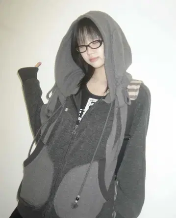 [ 미사용 ] COYSEIO 후드티 다크 그레이