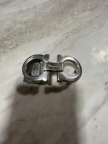 페라가모 실버 금속제 버클 약 5cm x 3cm