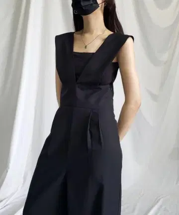 택 포함 새상품 블랙 와이드 레그 살로펫 M 사이즈 올인원