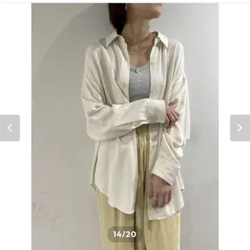 이번 시즌 신상 미사용 새상품 파시오네 카프네 아이보리 셔츠