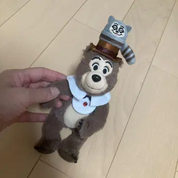 컨트리 베어 극장 인형 배지