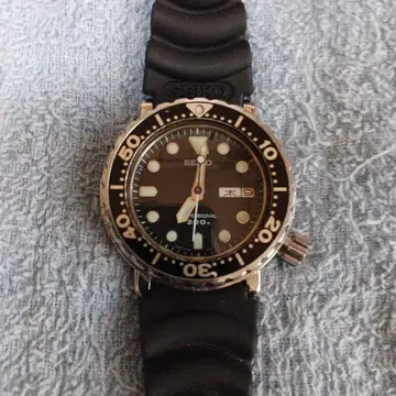 SEIKO 프로페셔널 손목시계 200m 방수, 작동 양호.