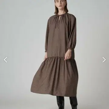 투모로우랜드 아이비 프린트 개더넥 원피스