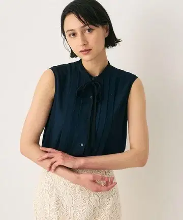 아나이 ANAYI 치리멘 조젯 크루넥 블라우스 시치고산