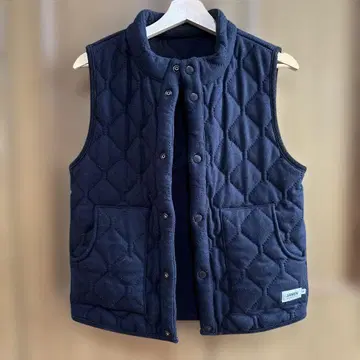 ARMEN 블랙 퀼팅 울 베스트