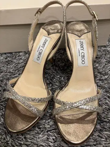 JIMMY CHOO 골드 샌들 36 1/2