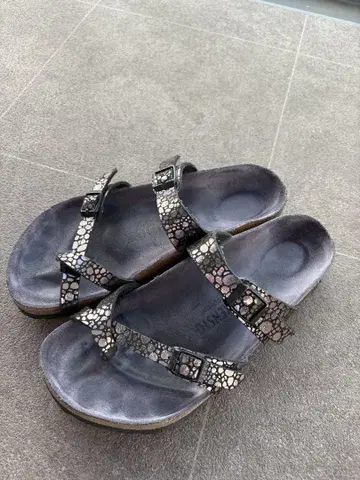 BIRKENSTOCK 블랙