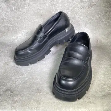 ZARA 메탈 아플리케 로퍼 통굽 블랙 43 28.0