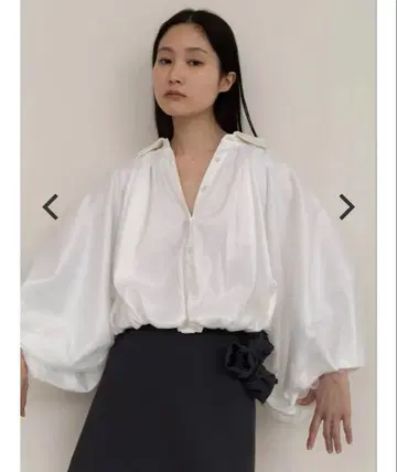 새상품 미개봉 Bibiy ELOISE BLOUSE