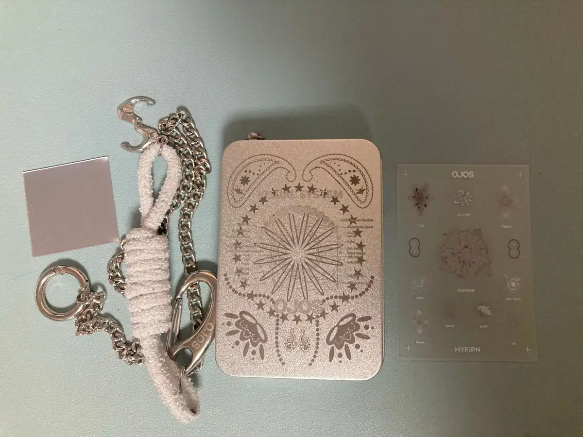 Ojos tin case keyring chain card wallet My Pippen