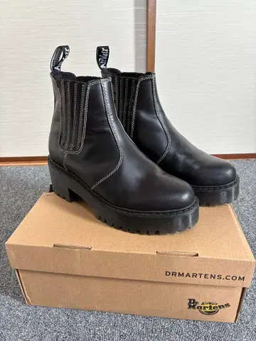 닥터마틴 WHITE STITCH 첼시 부츠