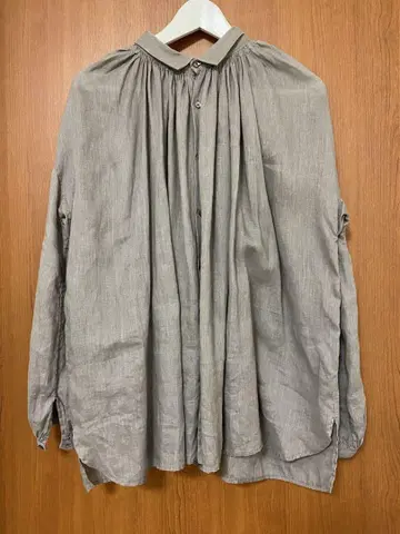 베리떼꾸르 veritecoeur 린넨 앤티크 블라우스 그레이