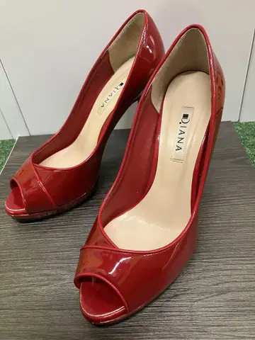 DIANA 레드 오픈토 하이힐