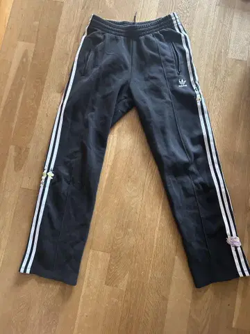 adidasoriginals 아디다스 꽃 자수 XL 팬츠