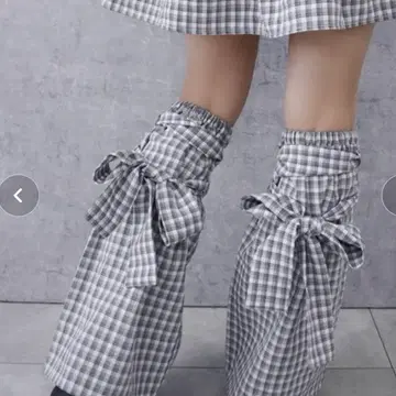 체크 무늬 리본 포함 레그 워머