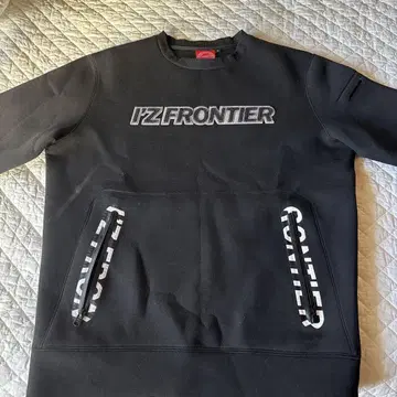 I'Z FRONTIER 블랙 트레이닝복