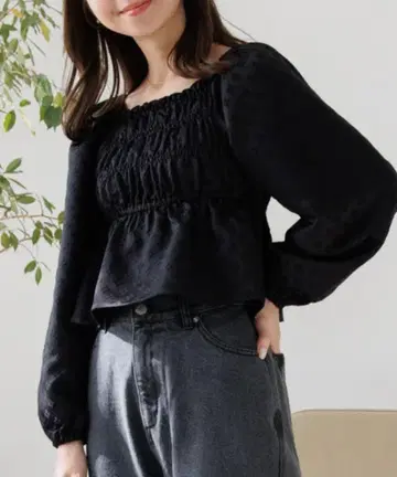 flower 플뢰르 셔링 블라우스