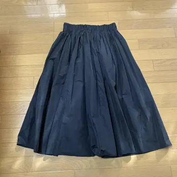 BEARDSLEY 블랙 플레어 스커트 사이즈 F
