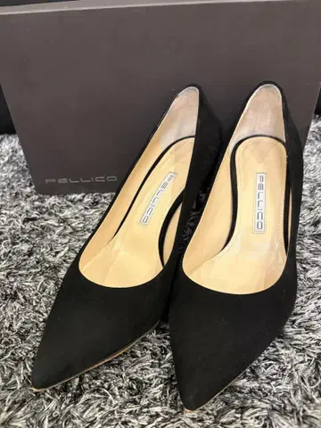 PELLICO 블랙 스웨이드 스틸레토 펌프스 37