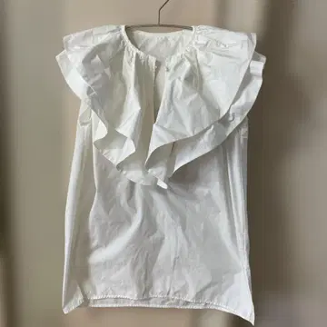 마차트 machatt 화이트 프릴 슬리브리스 셔츠