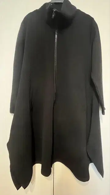 블랙 지퍼 롱 코트